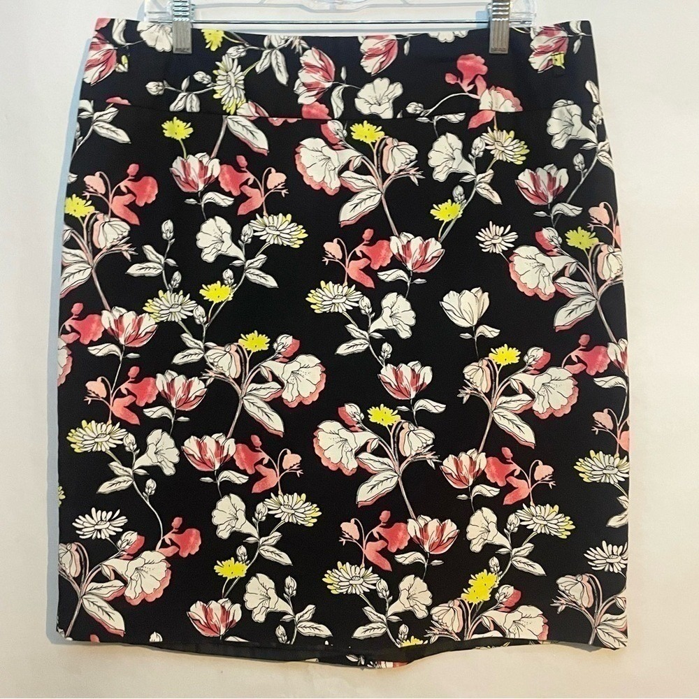 Liz Claiborne Floral Skirt Womens Size 16‎